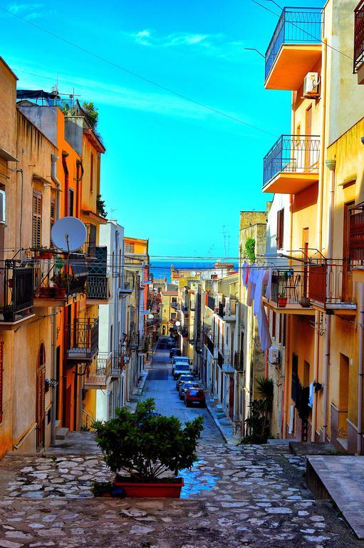 Don Vito'S Apartments Castellammare del Golfo Oda fotoğraf