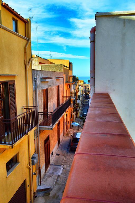 Don Vito'S Apartments Castellammare del Golfo Oda fotoğraf